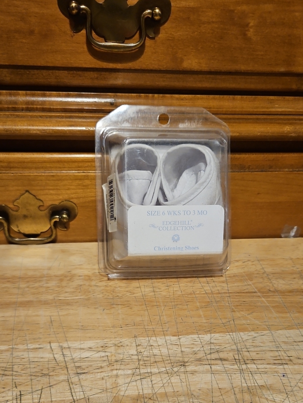 Edgehill Collection White Baby Christening Shoes in Clamshell Pack